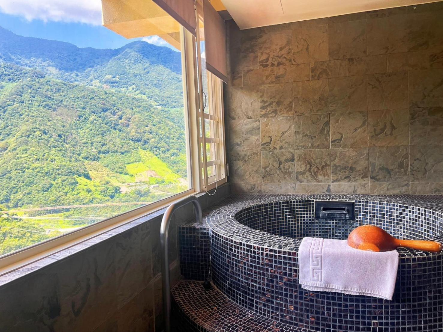 Dongpo Ti Lun Hotel Xinyi Dış mekan fotoğraf